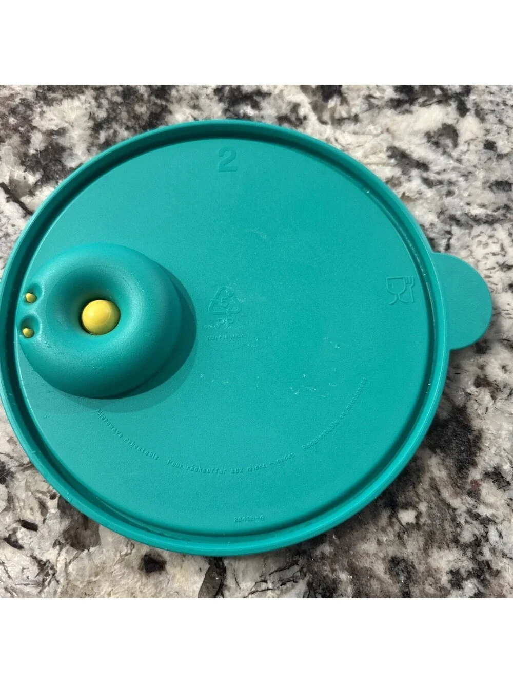 Tupperware Crystal Wave Divided Microwave Dish Blue Vented Lid Green